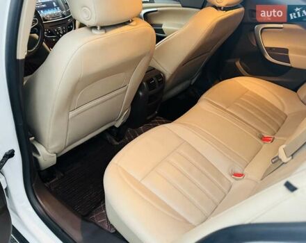 Білий Бьюік Regal, об'ємом двигуна 2 л та пробігом 148 тис. км за 7600 $, фото 10 на Automoto.ua