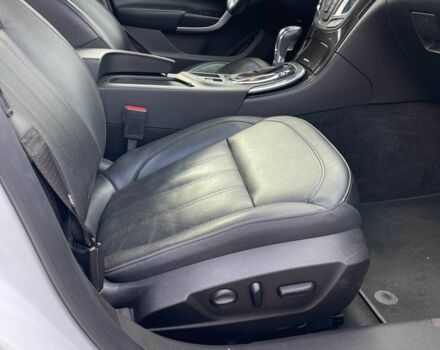 Белый Бьюик Регал, объемом двигателя 2 л и пробегом 130 тыс. км за 9700 $, фото 14 на Automoto.ua