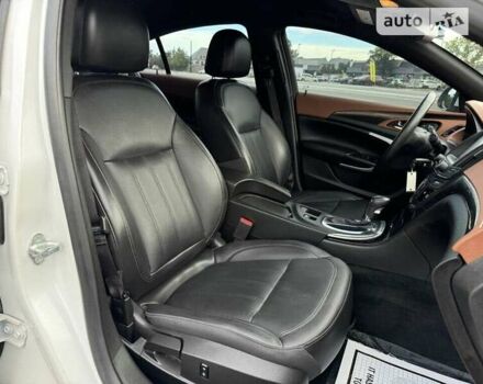 Белый Бьюик Регал, объемом двигателя 2 л и пробегом 66 тыс. км за 2000 $, фото 26 на Automoto.ua