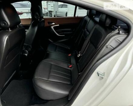 Белый Бьюик Регал, объемом двигателя 2 л и пробегом 66 тыс. км за 2000 $, фото 25 на Automoto.ua