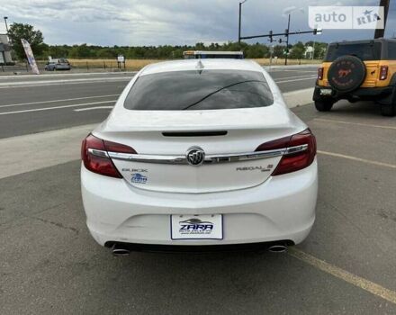 Белый Бьюик Регал, объемом двигателя 2 л и пробегом 66 тыс. км за 2000 $, фото 6 на Automoto.ua