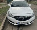 Белый Бьюик Регал, объемом двигателя 2 л и пробегом 110 тыс. км за 10900 $, фото 5 на Automoto.ua