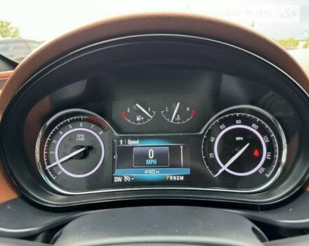 Белый Бьюик Регал, объемом двигателя 2 л и пробегом 66 тыс. км за 2000 $, фото 19 на Automoto.ua