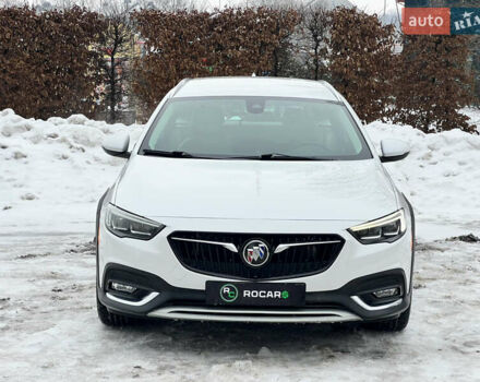 Белый Бьюик Регал, объемом двигателя 2 л и пробегом 142 тыс. км за 16500 $, фото 4 на Automoto.ua