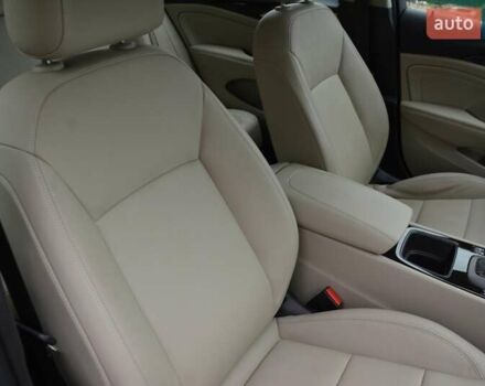 Белый Бьюик Регал, объемом двигателя 2 л и пробегом 142 тыс. км за 16999 $, фото 40 на Automoto.ua