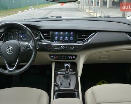 Белый Бьюик Регал, объемом двигателя 2 л и пробегом 142 тыс. км за 16999 $, фото 25 на Automoto.ua