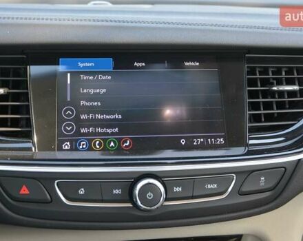 Белый Бьюик Регал, объемом двигателя 2 л и пробегом 142 тыс. км за 15999 $, фото 32 на Automoto.ua