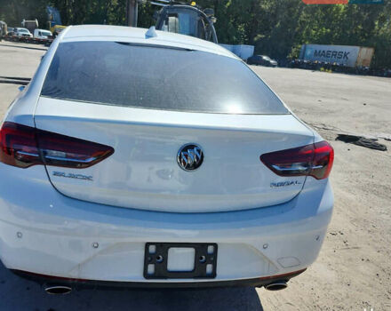 Білий Бьюік Regal, об'ємом двигуна 2 л та пробігом 139 тис. км за 7500 $, фото 2 на Automoto.ua