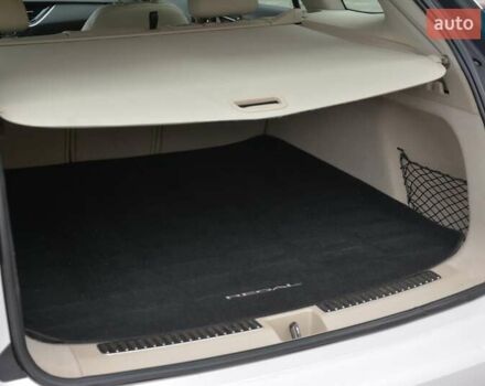 Белый Бьюик Регал, объемом двигателя 2 л и пробегом 142 тыс. км за 15999 $, фото 46 на Automoto.ua