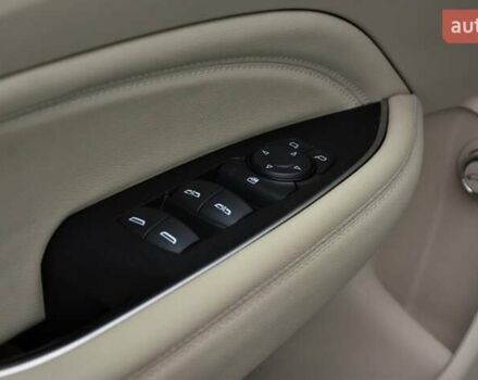 Белый Бьюик Регал, объемом двигателя 2 л и пробегом 142 тыс. км за 16999 $, фото 14 на Automoto.ua