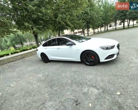 Белый Бьюик Регал, объемом двигателя 2 л и пробегом 181 тыс. км за 14000 $, фото 5 на Automoto.ua