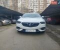 Белый Бьюик Регал, объемом двигателя 2 л и пробегом 70 тыс. км за 17000 $, фото 1 на Automoto.ua