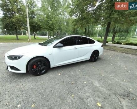 Белый Бьюик Регал, объемом двигателя 2 л и пробегом 181 тыс. км за 14000 $, фото 7 на Automoto.ua