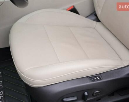 Белый Бьюик Регал, объемом двигателя 2 л и пробегом 142 тыс. км за 16999 $, фото 38 на Automoto.ua