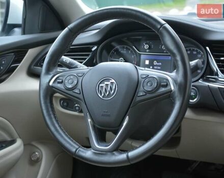 Белый Бьюик Регал, объемом двигателя 2 л и пробегом 142 тыс. км за 16999 $, фото 22 на Automoto.ua