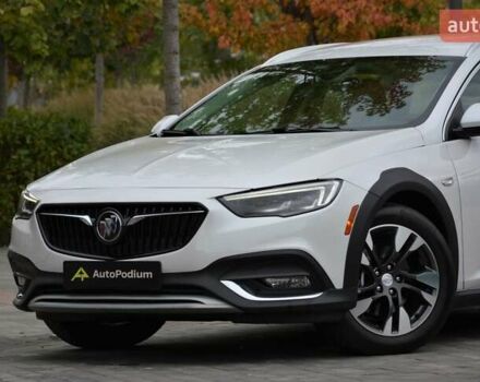 Белый Бьюик Регал, объемом двигателя 2 л и пробегом 142 тыс. км за 16999 $, фото 5 на Automoto.ua