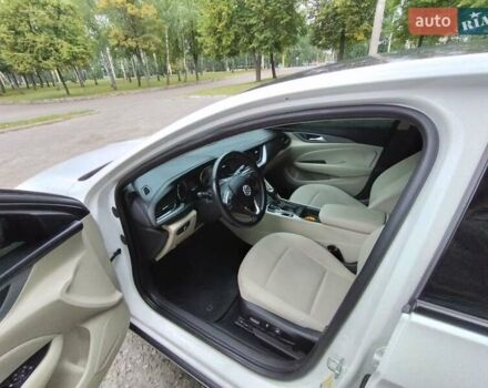 Белый Бьюик Регал, объемом двигателя 2 л и пробегом 181 тыс. км за 14000 $, фото 11 на Automoto.ua