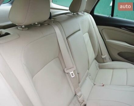 Белый Бьюик Регал, объемом двигателя 2 л и пробегом 142 тыс. км за 16999 $, фото 44 на Automoto.ua