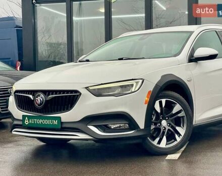 Белый Бьюик Регал, объемом двигателя 2 л и пробегом 142 тыс. км за 15999 $, фото 7 на Automoto.ua