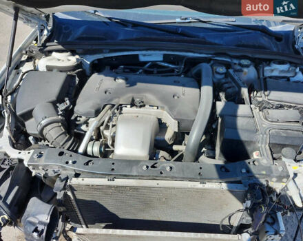 Білий Бьюік Regal, об'ємом двигуна 2 л та пробігом 139 тис. км за 7500 $, фото 10 на Automoto.ua