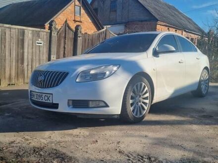 Белый Бьюик Регал, объемом двигателя 2.38 л и пробегом 300 тыс. км за 9500 $, фото 1 на Automoto.ua