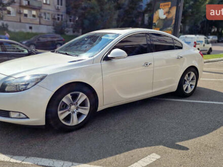 Білий Бьюік Regal, об'ємом двигуна 2 л та пробігом 165 тис. км за 7999 $, фото 1 на Automoto.ua