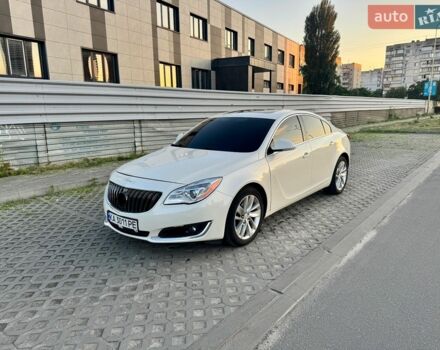 Белый Бьюик Регал, объемом двигателя 2 л и пробегом 223 тыс. км за 7900 $, фото 1 на Automoto.ua
