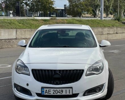 Белый Бьюик Регал, объемом двигателя 2 л и пробегом 130 тыс. км за 9700 $, фото 1 на Automoto.ua