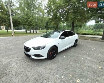 Белый Бьюик Регал, объемом двигателя 2 л и пробегом 181 тыс. км за 14000 $, фото 1 на Automoto.ua
