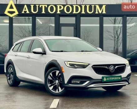 Белый Бьюик Регал, объемом двигателя 2 л и пробегом 142 тыс. км за 15999 $, фото 1 на Automoto.ua