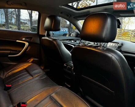 Червоний Бьюік Regal, об'ємом двигуна 2 л та пробігом 102 тис. км за 10490 $, фото 27 на Automoto.ua