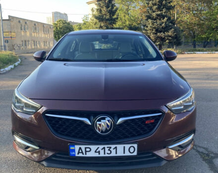 Красный Бьюик Регал, объемом двигателя 2 л и пробегом 175 тыс. км за 13100 $, фото 1 на Automoto.ua