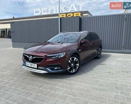 Красный Бьюик Регал, объемом двигателя 2 л и пробегом 63 тыс. км за 17500 $, фото 1 на Automoto.ua