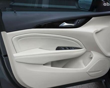 Бьюик Регал, объемом двигателя 2 л и пробегом 146 тыс. км за 17499 $, фото 16 на Automoto.ua