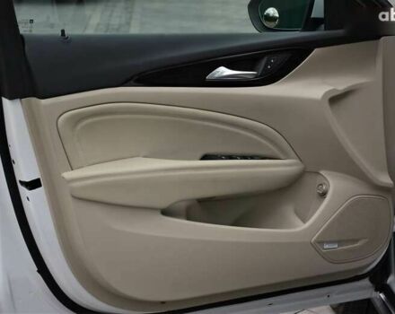 Бьюик Регал, объемом двигателя 2 л и пробегом 142 тыс. км за 16200 $, фото 12 на Automoto.ua