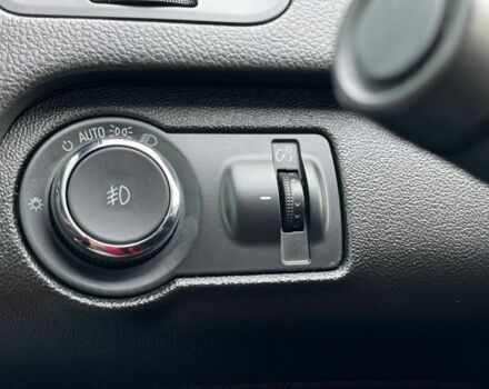 Серый Бьюик Регал, объемом двигателя 2 л и пробегом 151 тыс. км за 9400 $, фото 17 на Automoto.ua