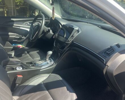 Серый Бьюик Регал, объемом двигателя 2 л и пробегом 152 тыс. км за 11000 $, фото 1 на Automoto.ua