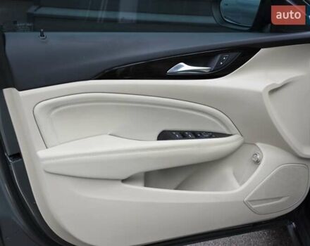 Сірий Бьюік Regal, об'ємом двигуна 2 л та пробігом 146 тис. км за 16999 $, фото 13 на Automoto.ua