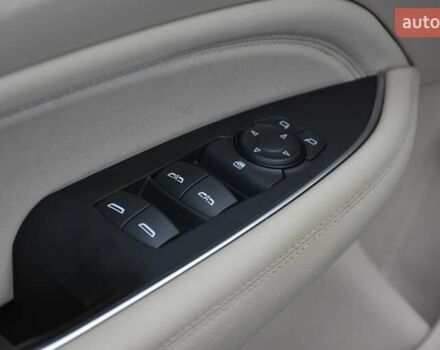 Сірий Бьюік Regal, об'ємом двигуна 2 л та пробігом 146 тис. км за 16999 $, фото 14 на Automoto.ua