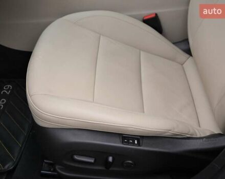 Серый Бьюик Регал, объемом двигателя 2 л и пробегом 146 тыс. км за 17499 $, фото 20 на Automoto.ua