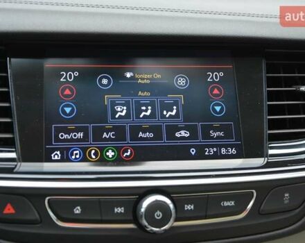 Серый Бьюик Регал, объемом двигателя 2 л и пробегом 146 тыс. км за 17499 $, фото 27 на Automoto.ua