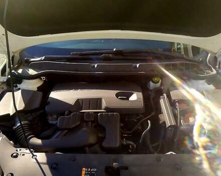 Белый Бьюик Верано, объемом двигателя 2.4 л и пробегом 215 тыс. км за 9001 $, фото 2 на Automoto.ua