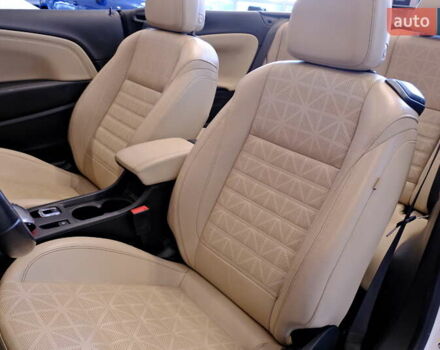 Белый Бьюик Cascada, объемом двигателя 1.6 л и пробегом 27 тыс. км за 13500 $, фото 37 на Automoto.ua
