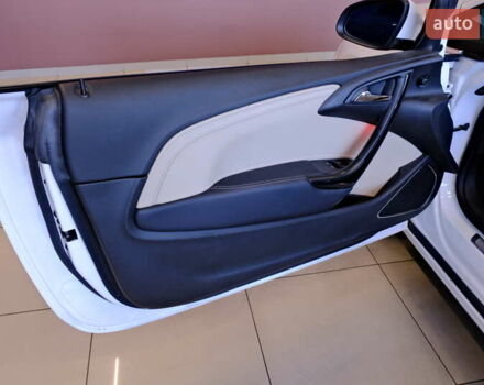 Белый Бьюик Cascada, объемом двигателя 1.6 л и пробегом 27 тыс. км за 13500 $, фото 34 на Automoto.ua