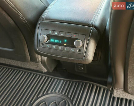 Синий Бьюик Enclave USA, объемом двигателя 3.6 л и пробегом 75 тыс. км за 14800 $, фото 20 на Automoto.ua