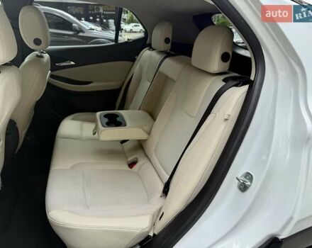 Білий Бьюік Encore GX, об'ємом двигуна 1.3 л та пробігом 143 тис. км за 14400 $, фото 11 на Automoto.ua
