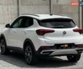 Білий Бьюік Encore GX, об'ємом двигуна 1.3 л та пробігом 143 тис. км за 14400 $, фото 5 на Automoto.ua