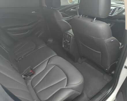 Белый Бьюик Envision, объемом двигателя 2 л и пробегом 130 тыс. км за 13999 $, фото 4 на Automoto.ua