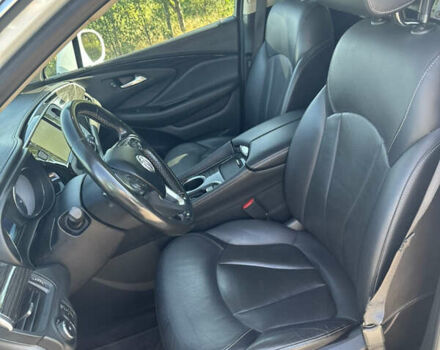 Білий Бьюік Envision, об'ємом двигуна 2.46 л та пробігом 175 тис. км за 15000 $, фото 7 на Automoto.ua