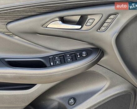 Белый Бьюик Envision, объемом двигателя 2.46 л и пробегом 180 тыс. км за 12500 $, фото 48 на Automoto.ua